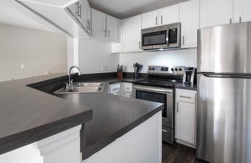 Sunbeam Apartment | Landing at Timberwalk at Mandarin - 2 Bedrooms .