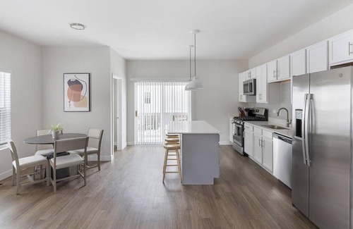 Willow Springs Apartment | Landing at Willow Glen Lofts - 2 Bedrooms in Willow Springs