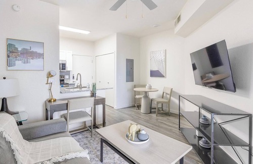 Tempe Apartment | Landing | Beautiful 1BD, Game Room, Pool