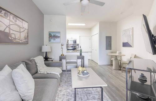 Tempe Apartment | Landing | Beautiful 1BD, Game Room, Pool