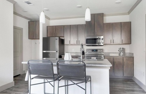 Manor Apartment | Landing | Beautiful 1BD, Gym, Clubhouse