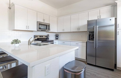 Oro Valley Apartment | Landing | Beautiful 2BD, Pool