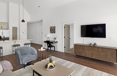 Athens Apartment | Landing | Beautiful 2BD, Clubhouse, Gym