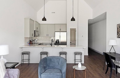 Athens Apartment | Landing | Beautiful 2BD, Clubhouse, Gym