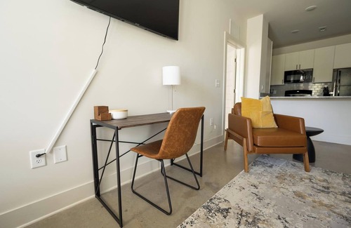 Charlotte Apartment | Landing | Beautiful 2BD, Clubhouse, Pool