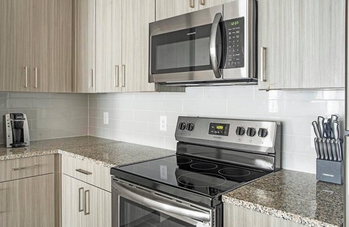 River Ranch Apartment | Landing | Beautiful 1BD, Clubhouse, Gym