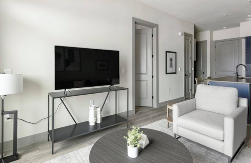 Washington Ave./ Memorial Park Apartment | Landing | Chic 1BD, Rooftop Lounge, Pool