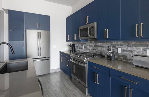 Washington Ave./ Memorial Park Apartment | Landing | Chic 1BD, Rooftop Lounge, Pool
