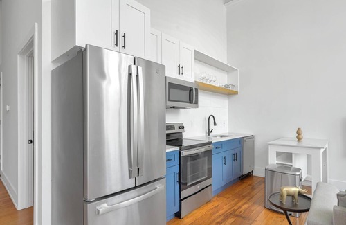 Greenville Apartment | Landing | Chic 2BD, Gym, Yoga Studio