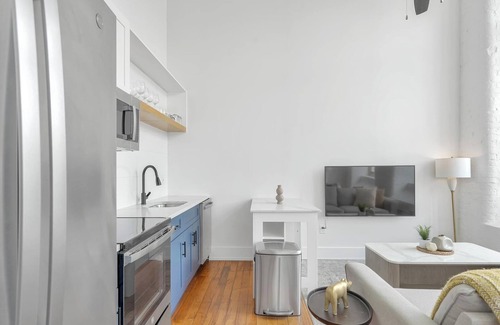 Greenville Apartment | Landing | Chic 2BD, Gym, Yoga Studio