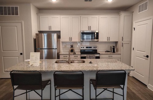 Newberry Apartment | Landing | Chic 2BD, Pool, Gym