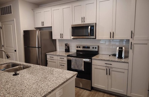 Newberry Apartment | Landing | Chic 2BD, Pool, Gym