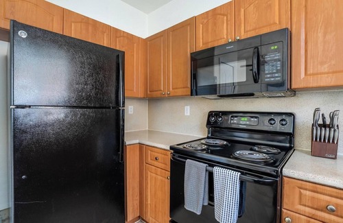 Homestead Apartment | Landing | Chic 3BD, Pool