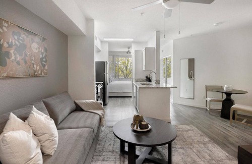 Tempe Apartment | Landing | Chic Studio, Game Room, Gym