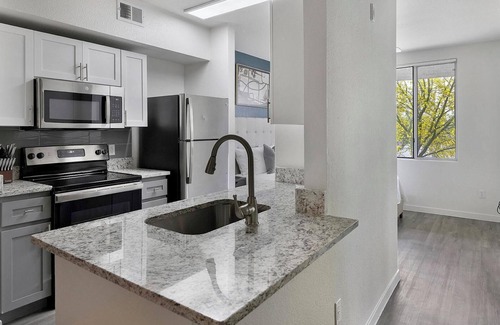 Tempe Apartment | Landing | Chic Studio, Game Room, Gym