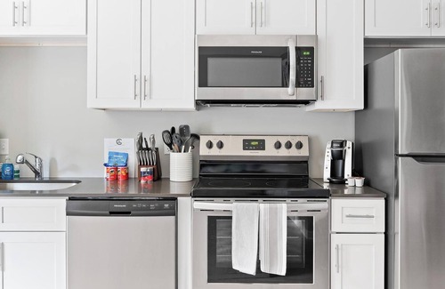 Nashville Apartment | Landing | Incredible 1BD, Clubhouse, Gym