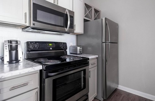Briarforest Apartment | Landing | Incredible 1BD, Pool, Gym