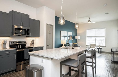 Wimauma Apartment | Landing | Incredible 1BD, Gym, Pool