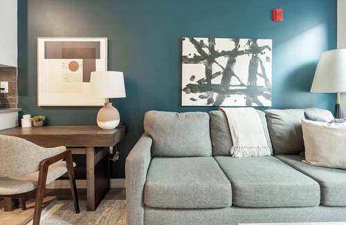 Norris Square Apartment | Landing | Incredible 1BD, Gym