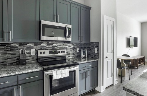 Nassau Bay Apartment | Landing | Modern 1BD, Yoga Studio, Gym