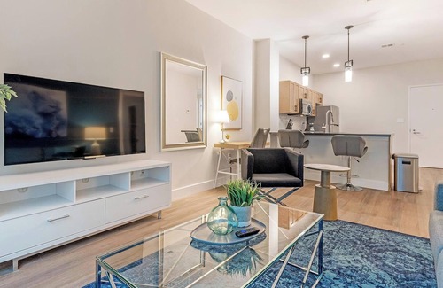 Kensington Apartment | Landing | Modern 1BD, Gym, Clubhouse