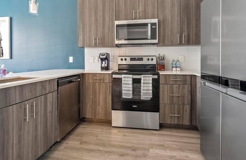 San Antonio Apartment | Landing | Modern 1BD, Clubhouse, Pool