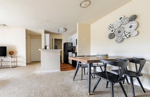 Trailer Estates Apartment | Landing | Modern 2BD, Gym, Tennis Court