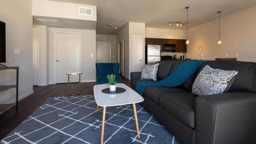 North Burnet Apartment | Landing - Modern Apartment with Amazing Amenities (ID3443X33)