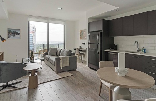 Riverwalk Fort Lauderdale Apartment | Landing | Spectacular 1BD, Gym, Game Room