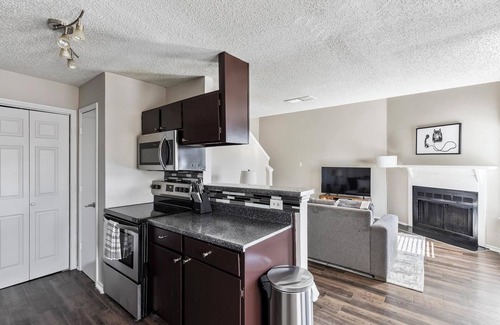 Grand Prairie Apartment | Landing | Spectacular 1BD, Gym, Courtyard