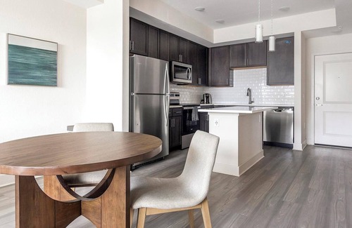 Palmetto Apartment | Landing | Spectacular 1BD, Gym, Clubhouse