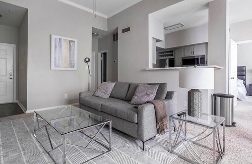 Briarforest Apartment | Landing | Spectacular 1BD, Pool, Gym