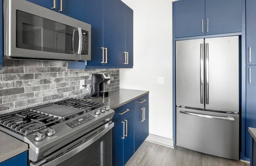 Washington Ave./ Memorial Park Apartment | Landing | Spectacular 1BD, Rooftop Lounge, Pool