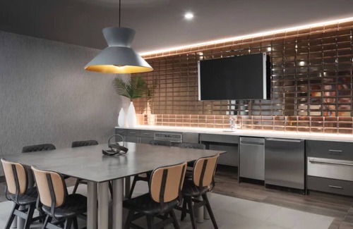 Washington Ave./ Memorial Park Apartment | Landing | Spectacular 1BD, Rooftop Lounge, Pool