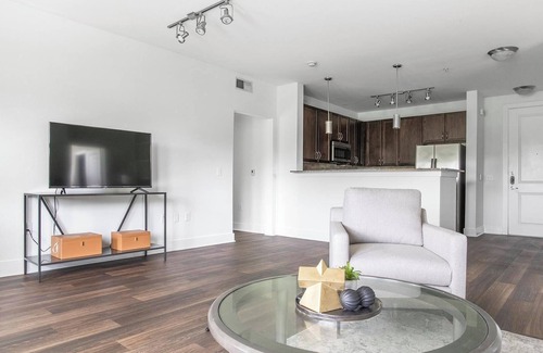 Park Central Apartment | Landing | Spectacular 2BD, Gym, Clubhouse