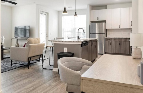 Mableton Apartment | Landing | Spectacular 3BD, Yoga Studio, Pool