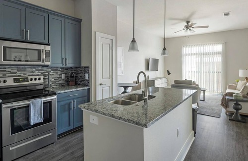 Nassau Bay Apartment | Landing | Spectacular 1BD, Clubhouse, Pool