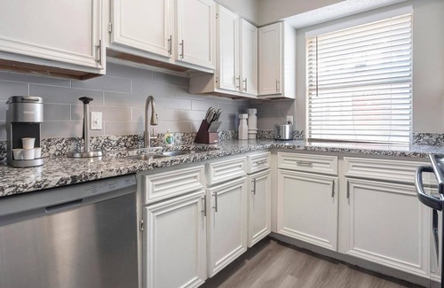 Southside Apartment | Landing | Spectacular 2BD, Gym, Clubhouse