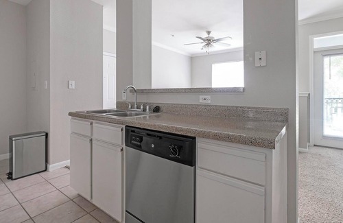 Briarforest Apartment | Landing | Stunning 1BD, Gym, Pool