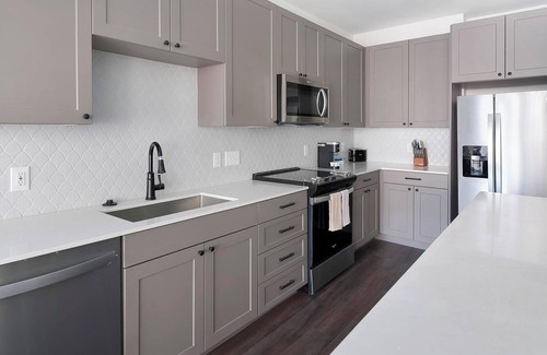 Houston Apartment | Landing | Stunning 1BD, Gym, Courtyard