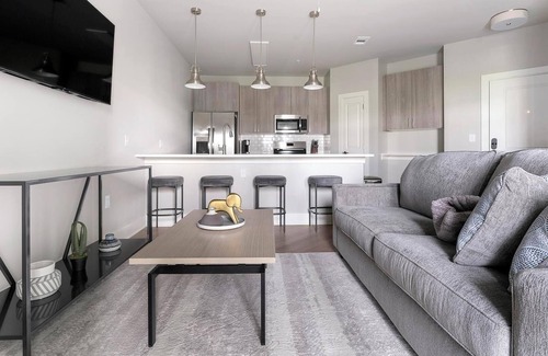 Fort Myers Apartment | Landing | Stunning 1BD, Pool, Gym