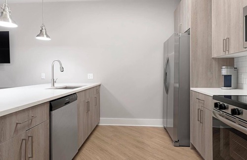 Fort Myers Apartment | Landing | Stunning 1BD, Pool, Gym