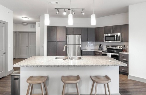 Haltom City Apartment | Landing | Stunning 2BD, Gym, Yoga Studio
