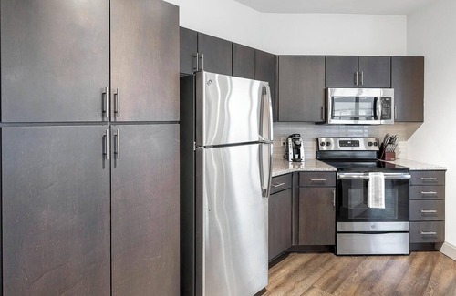 Haltom City Apartment | Landing | Stunning 2BD, Gym, Yoga Studio