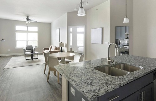 Nassau Bay Apartment | Landing | Stunning 2BD, Gym, Pool