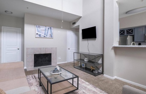 Briarforest Apartment | Landing | Stunning 2BD, Pool, Gym