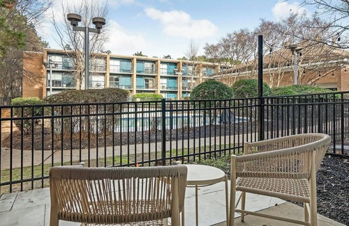 Northeast Raleigh Apartment | Landing | Stunning Studio, Gym, Pool