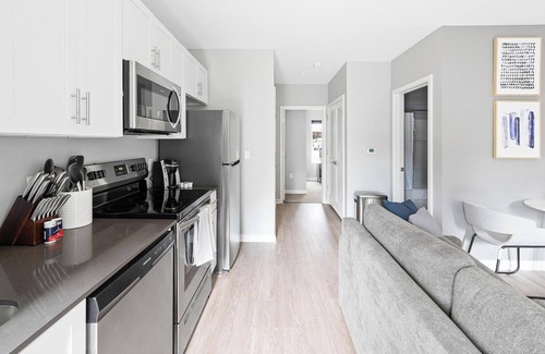 Nashville Apartment | Landing | Stylish 1BD, Clubhouse, Gym
