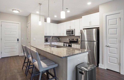 Newberry Apartment | Landing | Stylish 1BD, Gym, Pool