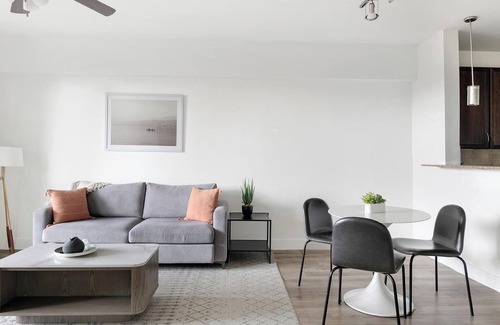 Park Central Apartment | Landing | Stylish 1BD, Pool, Gym